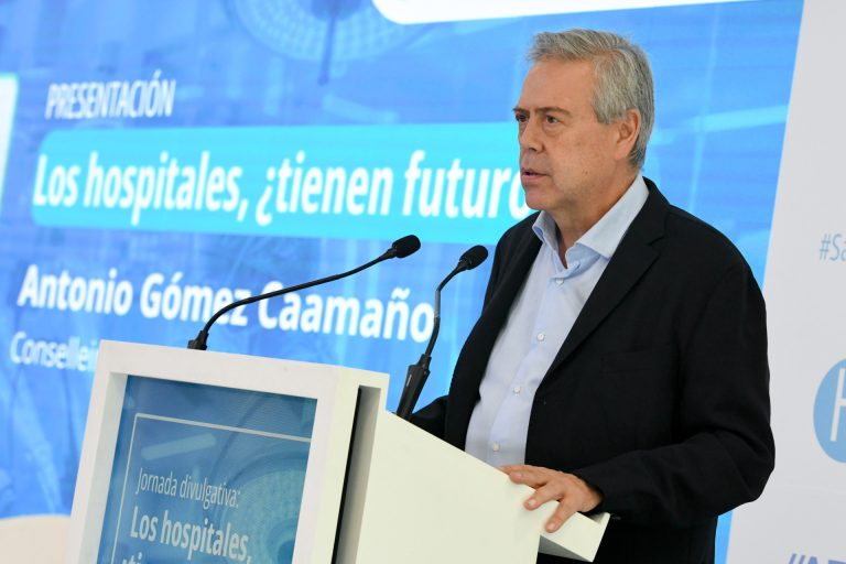 Gómez Caamaño apuesta por hospitales más integrados, tecnológicos y resolutivos para responder a las nuevas necesidades