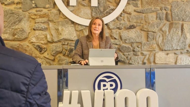 El PP exige a Caballero «dar la cara» tras la suspensión del concurso del bus y aclarar «qué está pasando realmente»